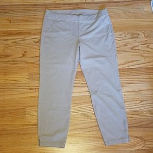 Vera Wang Tan legging style pants  Large